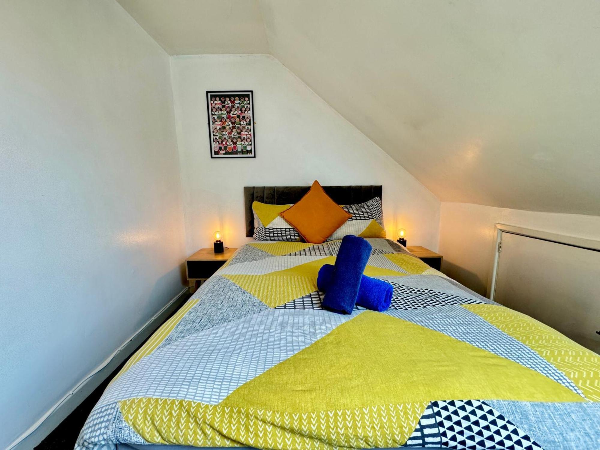 Space For Groups, 10 Mins From Queen St! Cardiff Exterior photo